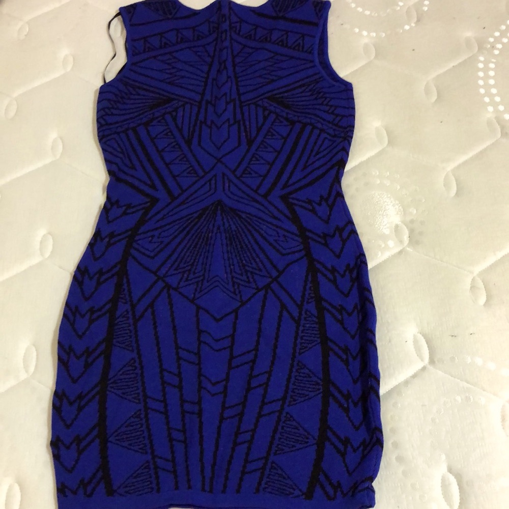 Dress - Picture 4 of 4